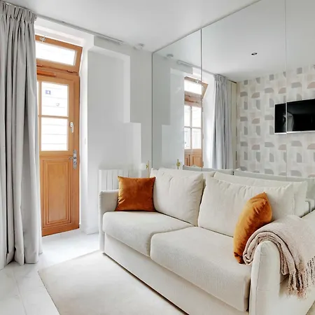 Charming - 2p - Near Trocadero